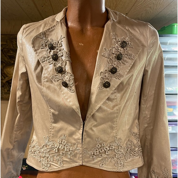 Very Vera Jacket - Picture 2 of 6